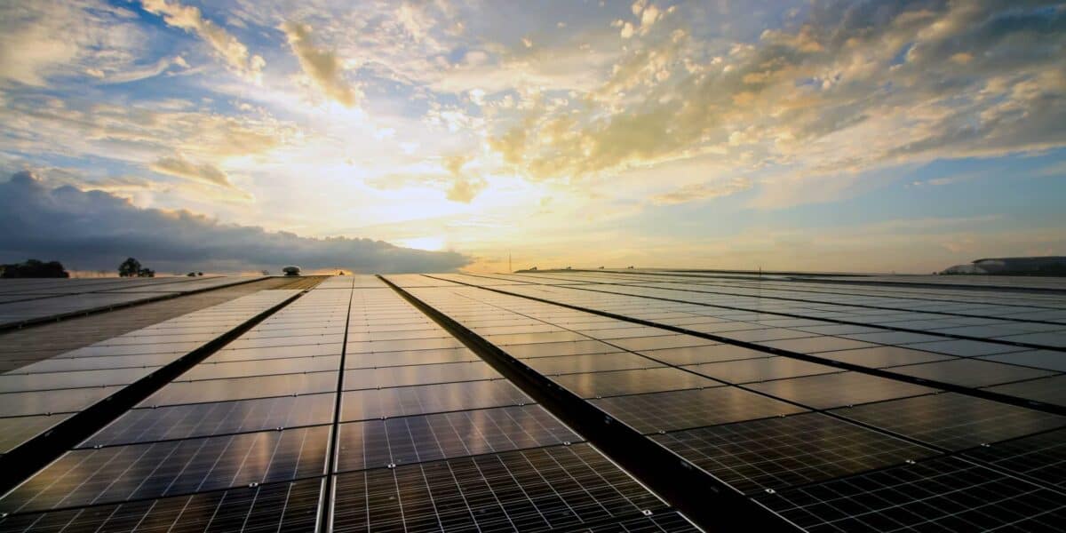 6 Great Reasons to Sign a Solar Service Agreement | EnergyLink