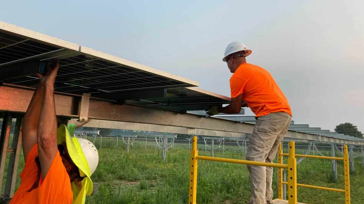 Paragould Bifacial Solar Panel Install